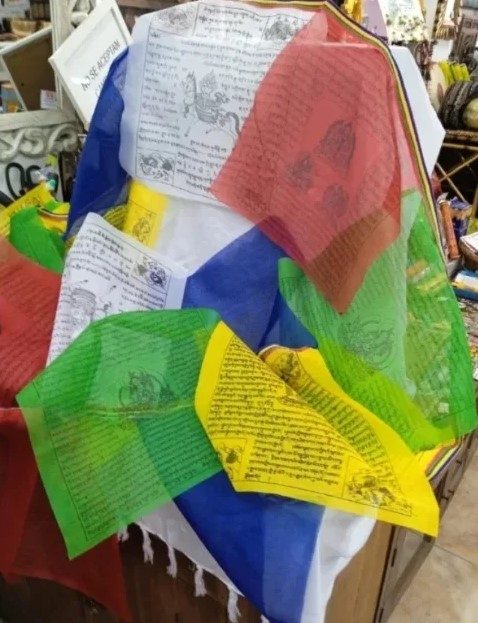 TIRA 8 METROS 25 BANDERAS TIBETANAS